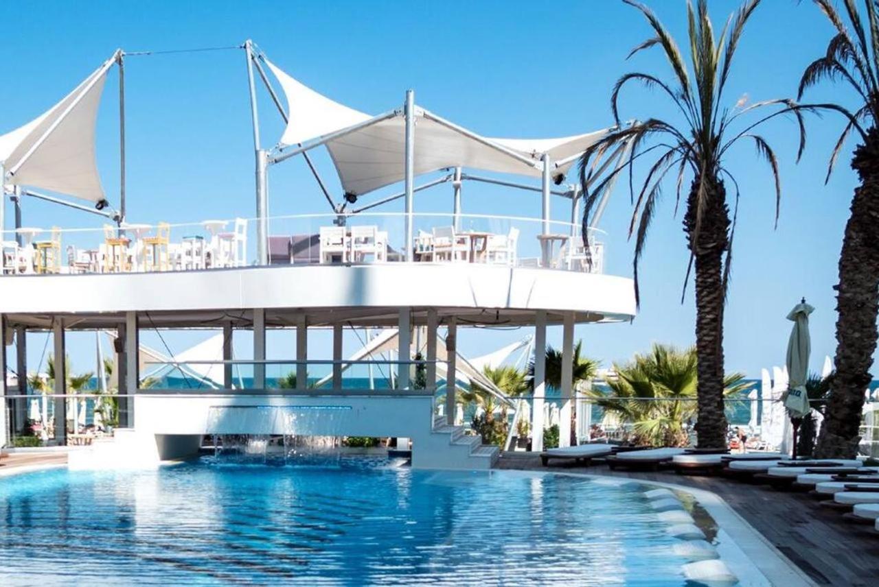 White Tower Mamaia Prestige Apartments Δωμάτιο φωτογραφία